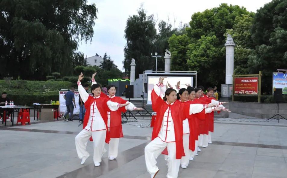 惠民義診：鎮(zhèn)平縣中醫(yī)院舉辦“中醫(yī)藥文化夜市” 活動